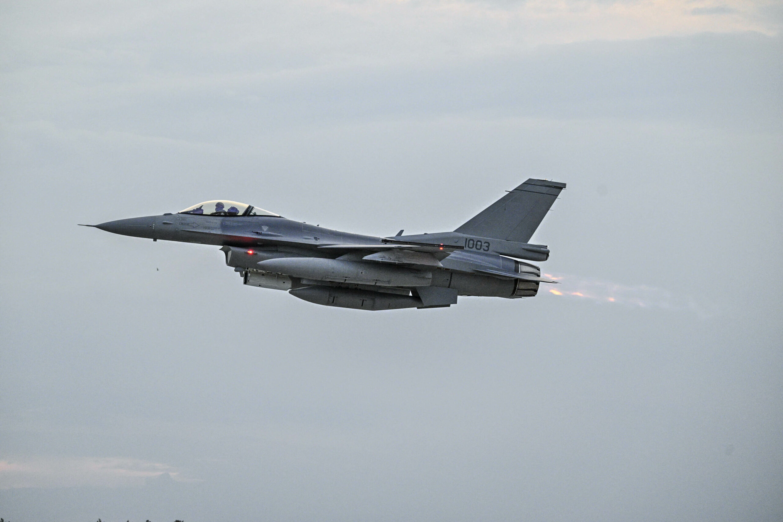 F-16 zo Slovenska a Gripeny z Česka lietali bok po boku, cvičenie preverilo ich koordináciu