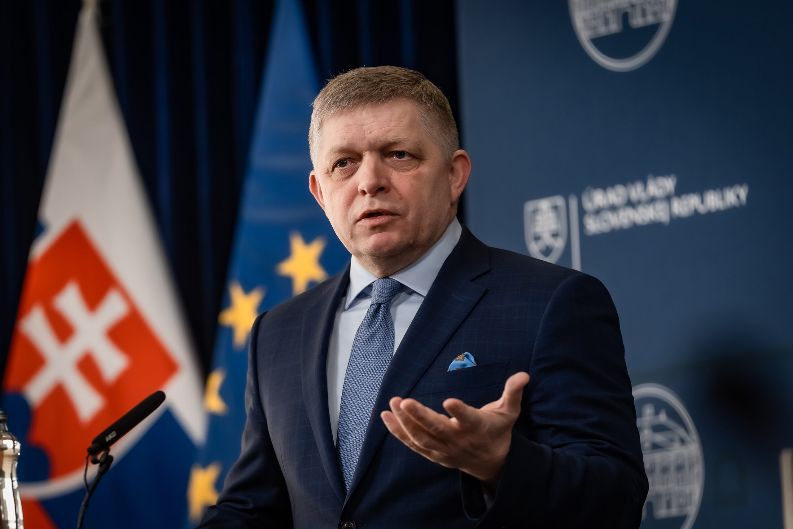 Fico ťahá Slovensko gréckou cestou, najhorší rating za posledných 20 rokov je dôkazom zlyhania vlády – VIDEO, FOTO