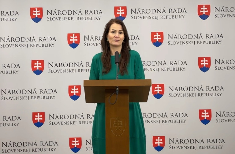 Liberáli podávajú pre Pellegriniho banket podnet na NKÚ, Holečková poukázala na vzorec neefektívneho míňania peňazí – VIDEO