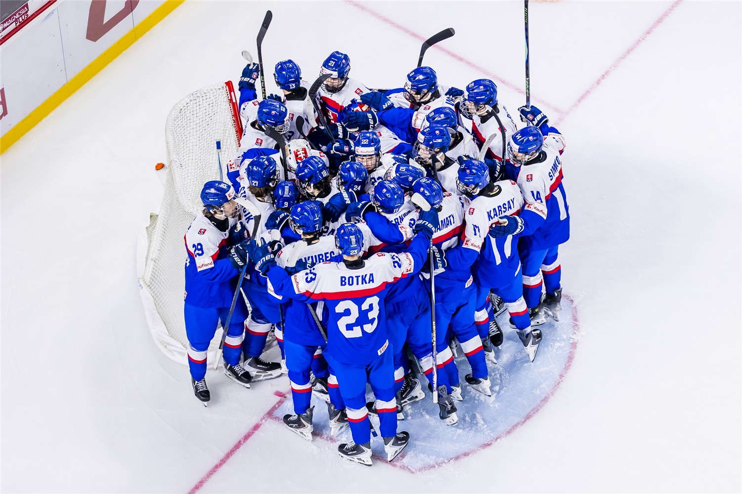 Slováci „zhltli“ Dánov za pár minút. Dobrí ľudia robia dobré veci, tvrdí tréner Dendis – VIDEO