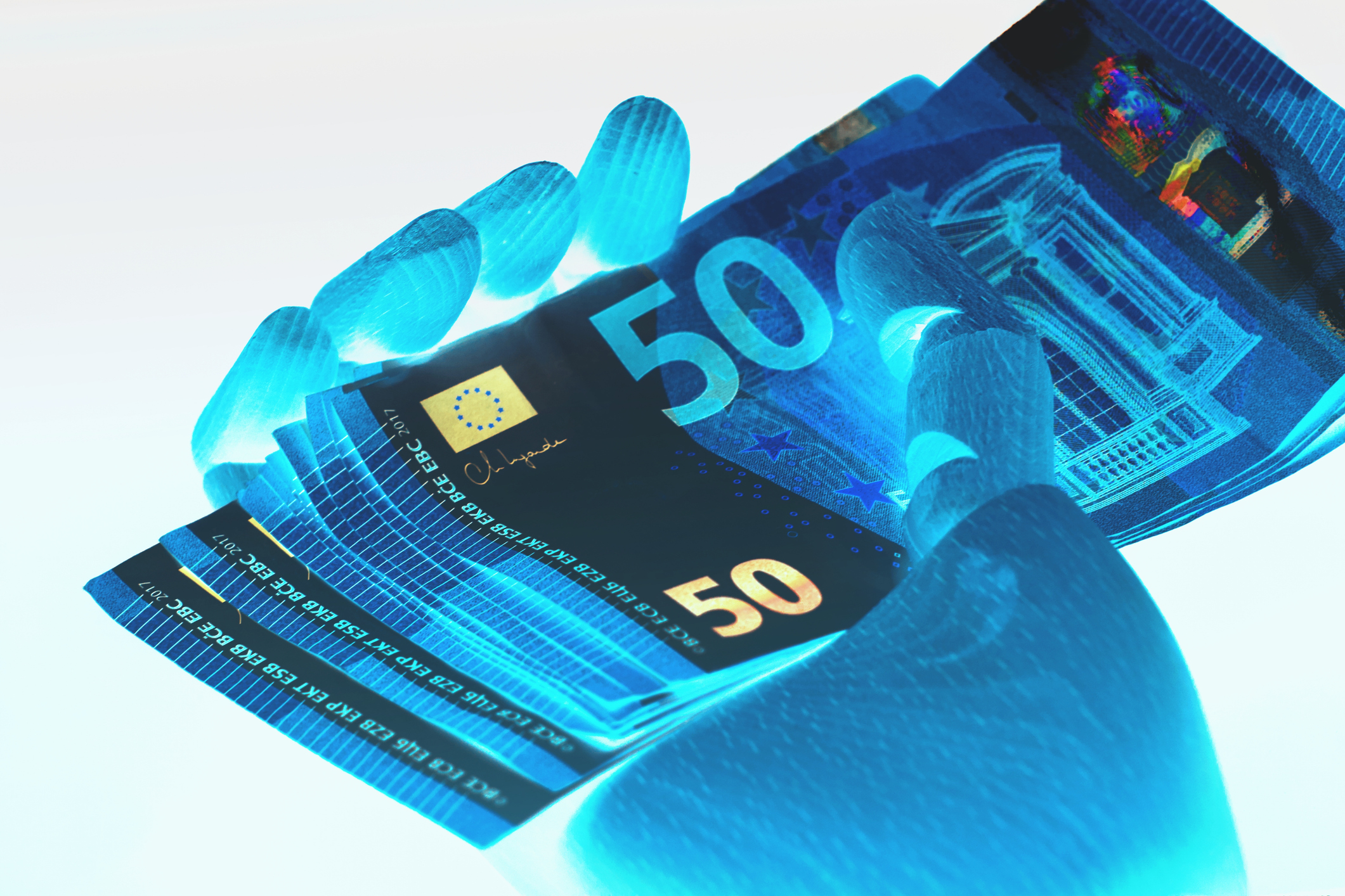 Španielska polícia zadržala muža podozrivého z distribúcie falošných eur po Európe