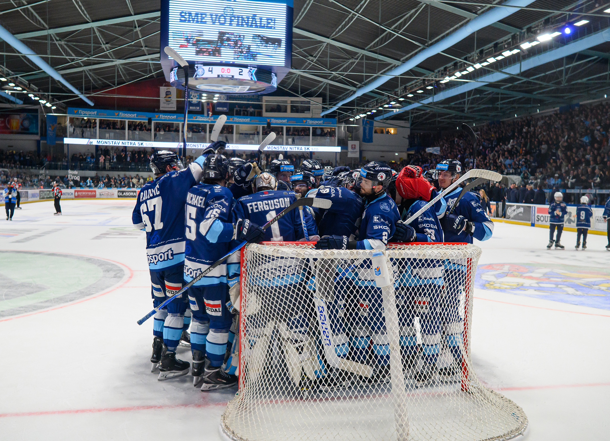 Veľký problém s lístkami v Nitre. Fanúšikovia sa na štadión nedostanú a priekupníci si pýtajú horibilné cifry – VIDEO