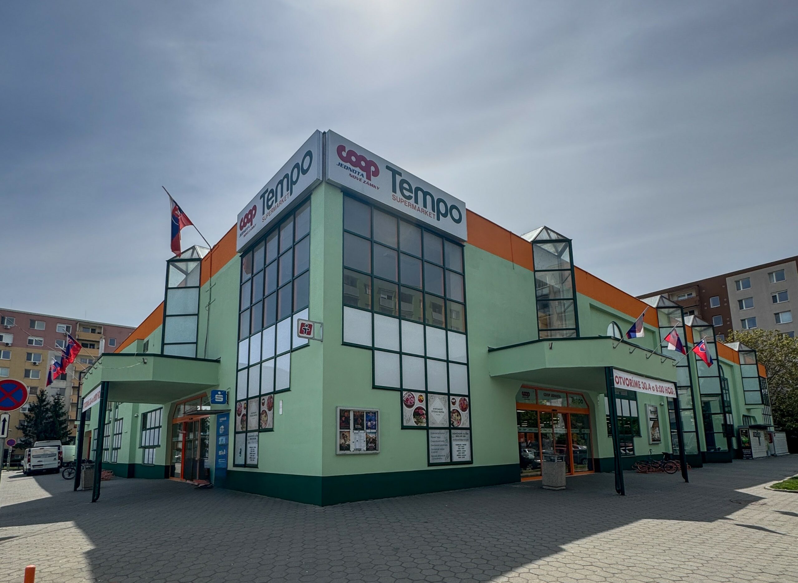 COOP Jednota otvorila po modernizácii predajňu Tempo v Nových Zámkoch