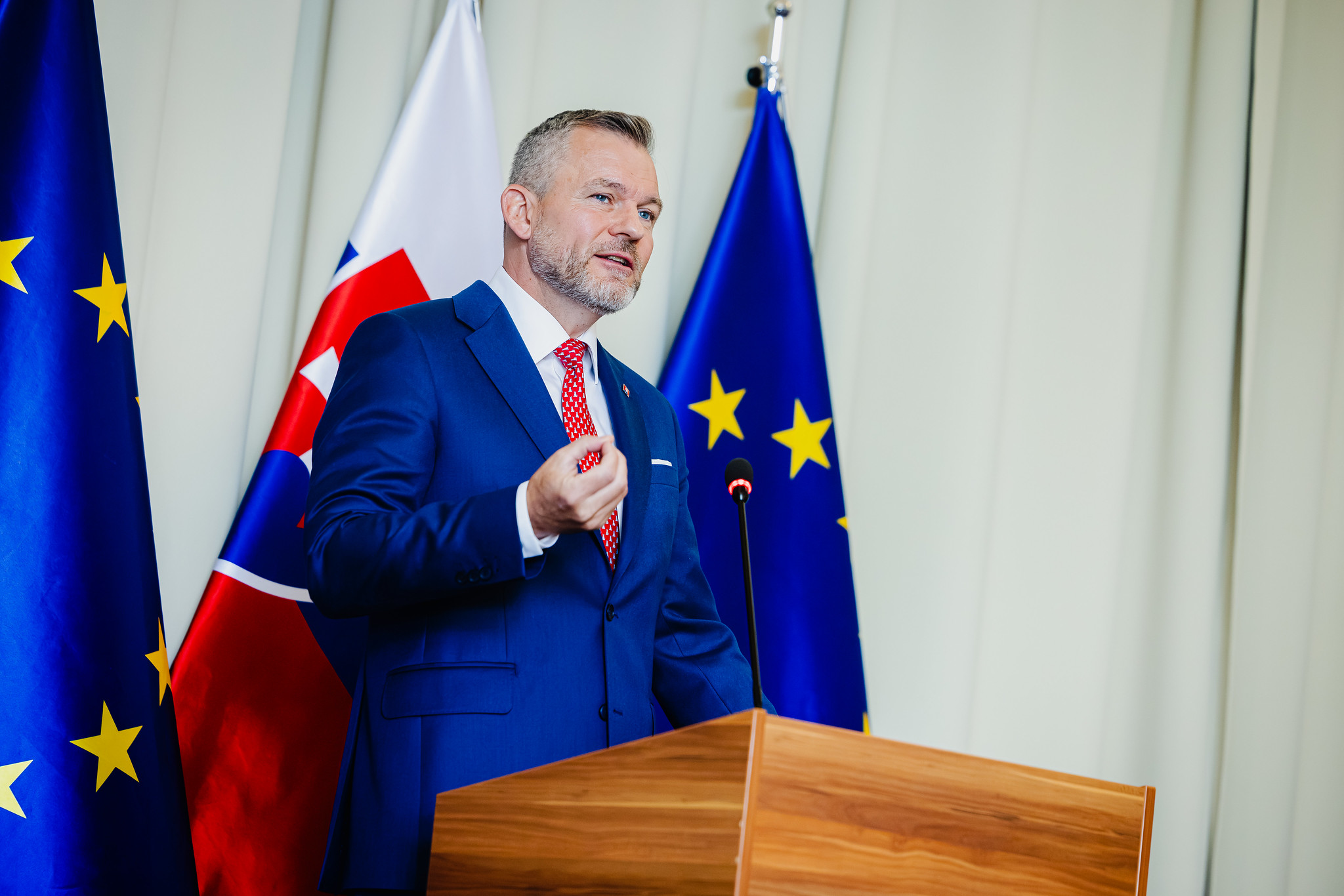 Vstup do EÚ je podľa Pellegriniho jeden z najvýznamnejších míľnikov Slovenska, vyzýva na spoluprácu a súdržnosť – VIDEO