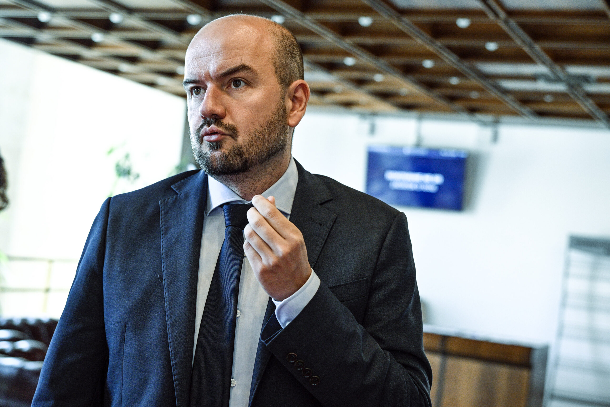 Koalícia sa bojí voličov zo zahraničia, podľa Dubéciho bude vymýšľať ďalšie zmeny volebného systému