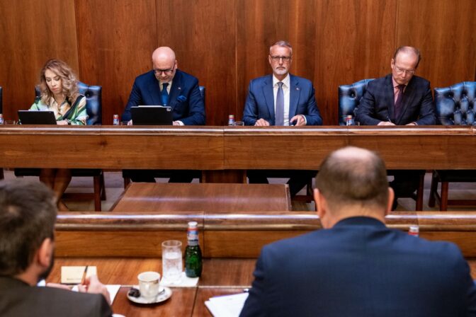 Raši prijal zástupcov ZMOS aj SK8, predložili mu historicky prvý dokument k reforme verejnej správy – VIDEO, FOTO