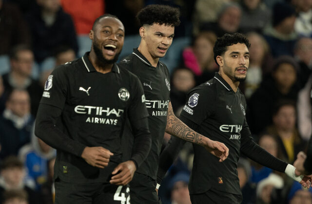 Semenyo z ManCity už druhýkrát v sezóne terčom rasizmu. Tentoraz to bol starší pán