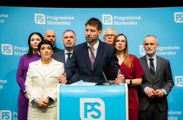 Vláda kašle na riziko zmrazenia eurofondov, situáciu podľa progresívcov ešte zhoršuje novelou o kajúcnikoch