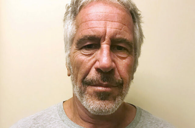Jeffrey Epstein údajne napísal list na rozlúčku. Čo chcete, aby som urobil – rozplakal sa, stojí na jeho konci