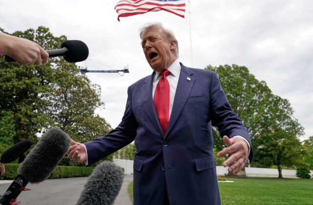Trump oznámil trojdňové prímerie medzi Moskvou a Kyjevom aj veľkú výmenu zajatcov