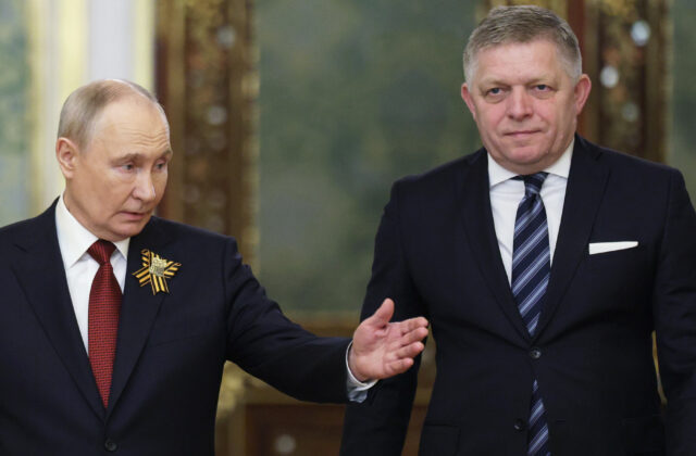 Putin prijal Fica v Kremli počas osláv Dňa víťazstva, ocenil, že slovenský premiér prišiel