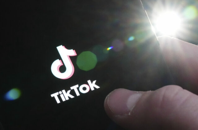 „Európsky“ TikTok by mali vlastniť Európania. Komisia názor nemeckého ministra kultúry zatiaľ nepodporuje
