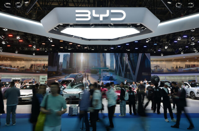 Čínsky BYD rokuje o prevzatí európskych fabrík Stellantisu a zvažuje aj kúpu Maserati