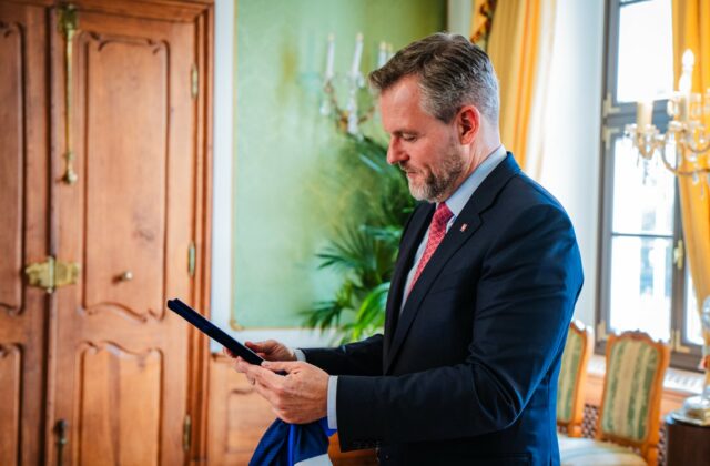 Útoky blízko hraníc s Ukrajinou ukazujú potrebu diplomatických rokovaní, vyhlásil Pellegrini