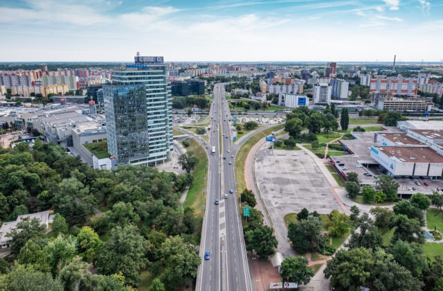 Obyvatelia Petržalky sú nespokojní so stavom ciest a chodníkov, zmeny na Draždiaku však vníma pozitívne až 70 percent ľudí