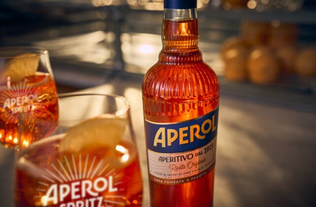 Ikona v novom šate: Aperol predstavuje redizajn svojej fľaše