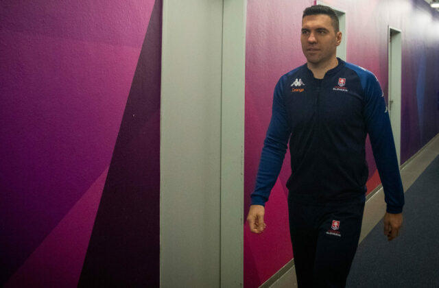 Dendis opúšťa kormidlo pri hokejovej osemnástke, nahradí ho Štolc. Kam mieri mladý úspešný kouč?