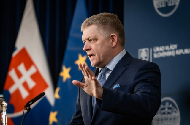 Vláda pošle prorastové opatrenia do parlamentu, avizuje Fico. Neublížia ani nepomôžu, komentuje PS