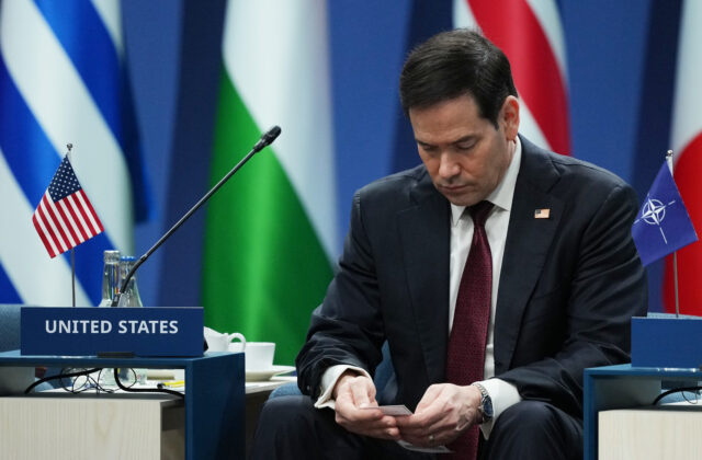 Rubio kritizoval spojencov za slabú podporu USA vo vojne proti Iránu