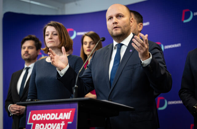Prieskum poslal stranu Demokrati mimo parlamentu a ukázal tesný súboj medzi Progresívnym Slovenskom a Smerom