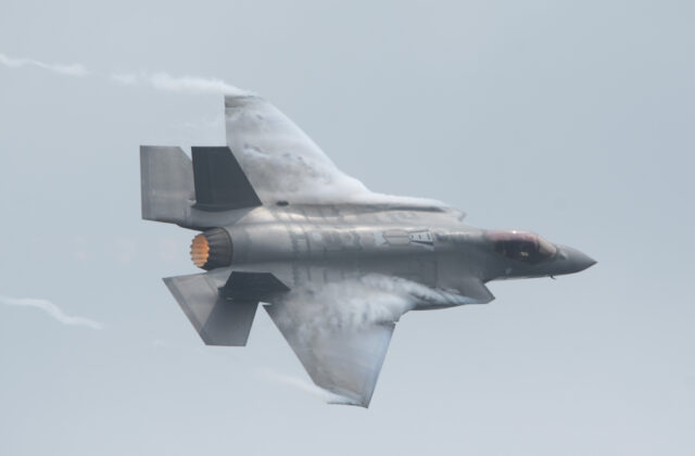 Poľsko okrem 5-tisíc vojakov očakáva aj prvú dodávku stíhačiek F-35 z USA