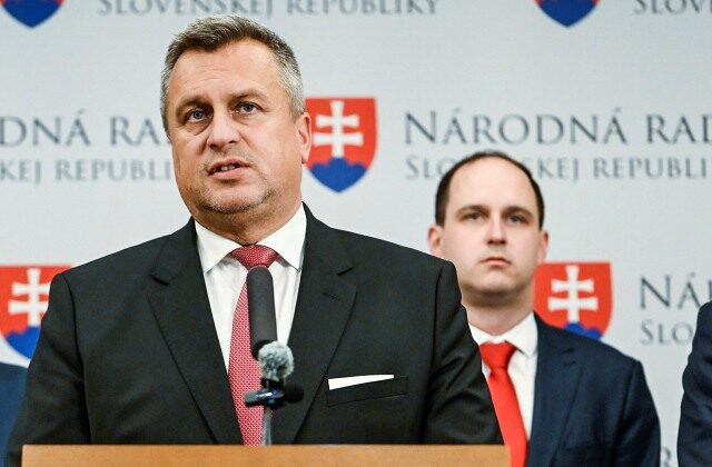 SNS chce navrhnúť odvolanie Tarabu, Danko sa stretne s Ficom aj ministrom životného prostredia