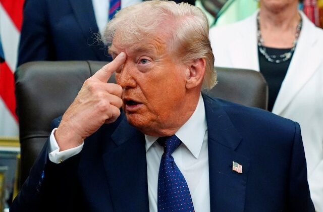 Trump čelil ďalšiemu bezpečnostnému incidentu. Ozbrojený muž strieľal pri Bielom dome, tajná služba útočníka zastrelila