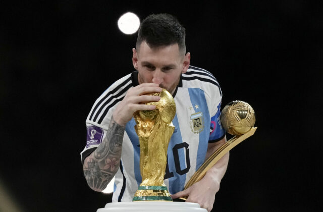 Messi má preťažený ľavý zadný stehenný sval a nie je isté, kedy sa vráti k záťaži