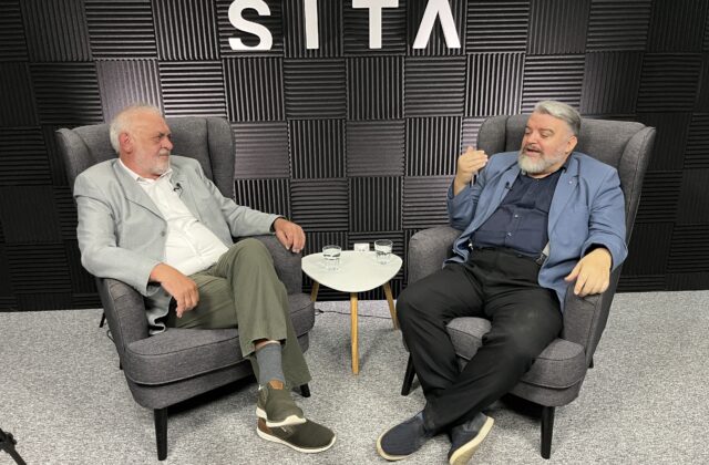 Eduard Chmelár: Péter Magyar je Matovič skrížený s Mečiarom – ROZHOVOR