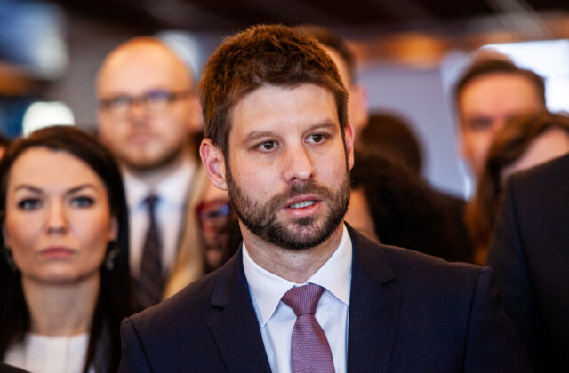 Spojená opozícia v jednom bloku by Smer vo voľbách porazila, ale vládu nezostavila. Prieskum ukázal zaujímavé čísla