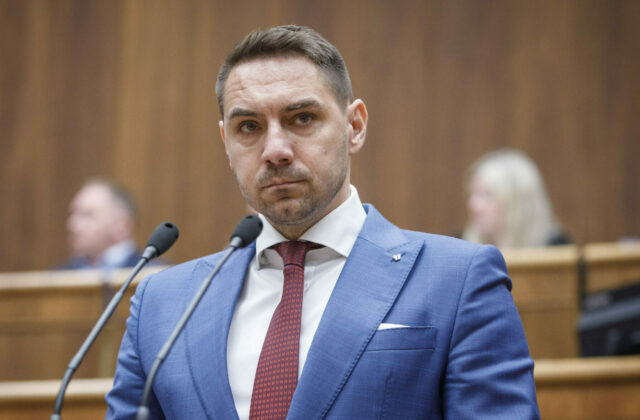 Gyimesi reaguje na Gubíka a jeho spoluprácu s PS: Zakomplexovaný samček, ktorý po prehre Orbána skočil do náručia progresívcov