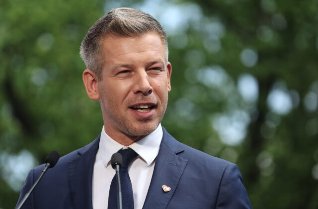 Studená sprcha pre podporovateľov Tiszy: Starostovia kritizujú Magyara za drastické zníženie platov. Nie za toto sme hlasovali v apríli, odkazujú premiérovi