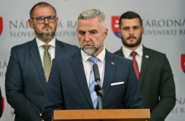 Šimečkovej združenie prenajíma pod cenu priestory v Pistoriho paláci, tvrdí Smer. Nebudem na to reagovať, toto sa ma netýka, odkazuje Šimečka – VIDEO