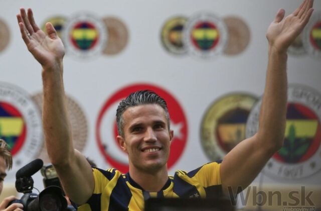 Van Persie nepokračuje na lavičke Feyenoordu Rotterdam, aj keď ho dostal do Ligy majstrov