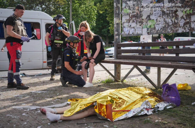 Ruské útoky neďaleko frontu zabili na Ukrajine štyroch civilistov vrátane staršieho cyklistu