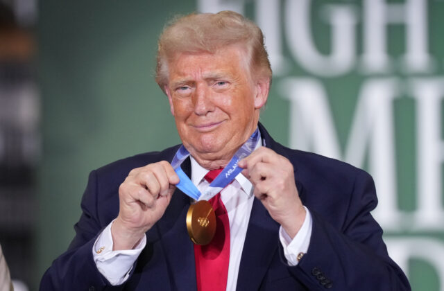 Trumpova popularita klesla na historické minimum, demokrati majú šancu ovládnuť Kongres