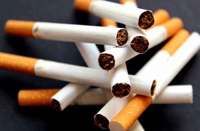 Podiel nelegálnych cigariet na Slovensku rastie, najvážnejší vývoj zaznamenali colníci pri falzifikátoch
