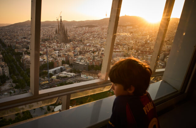 Top foto dňa (10. jún 2026): Sagrada Família, stíhačka F/A-18, turizmus na Slovensku a inšpekcia FIS v Jasnej
