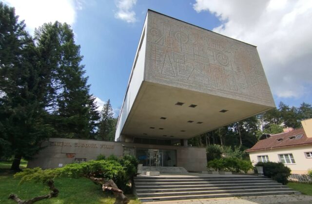Rekonštrukcia Galérie Ľudovíta Fullu v Ružomberku sa začala, projekt jej má vrátiť pôvodnú podobu – VIDEO