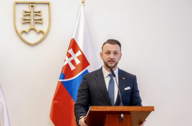 Šutaj Eštok uspel s odvolaním a čurillovci zatiaľ desaťtisíce eur nedostanú. Prekvapivé rozhodnutie, hodnotí advokát Kubina