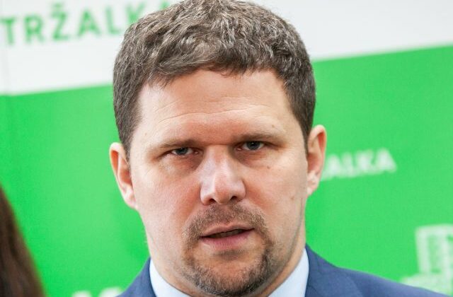 Starosta Petržalky Hrčka predstavil tím aj priority, o mandát sa uchádza pod značkou Krajina – VIDEO