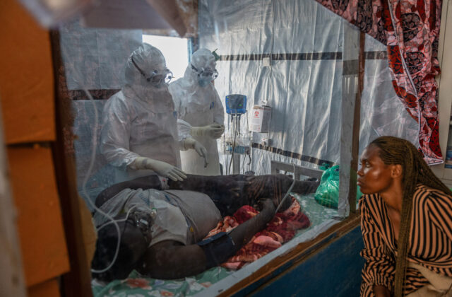 Ebola v Konžskej demokratickej republike sa rýchlo šíri, varuje WHO