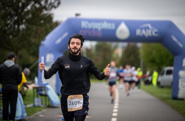 Obľúbená rodinná bežecká séria RunTour prichádza na Slovensko. Už tento víkend štartuje v Bratislave!