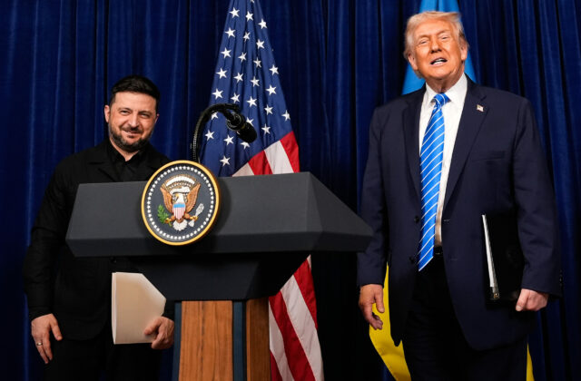 Trump už Zelenskému rozdal lepšie karty. Teraz oceňuje odpor, ktorý kladie Rusku