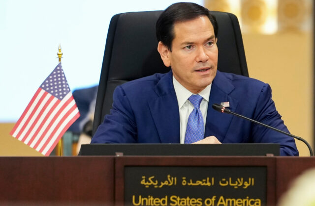 USA varovali Irán pred spoplatnením Hormuzského prielivu, podľa Rubia by to vyvolalo chaos