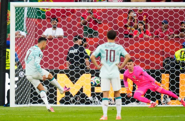 Tri neuznané góly Chorvátska a postup Portugalska. Suverénne do osemfinále aj Španieli a Švajčiari