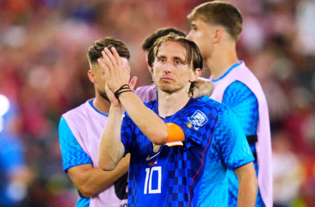 VAR zabíja radosť z futbalu, hneval sa tréner Chorvátov. Modrič skončil v objatí s Ronaldom
