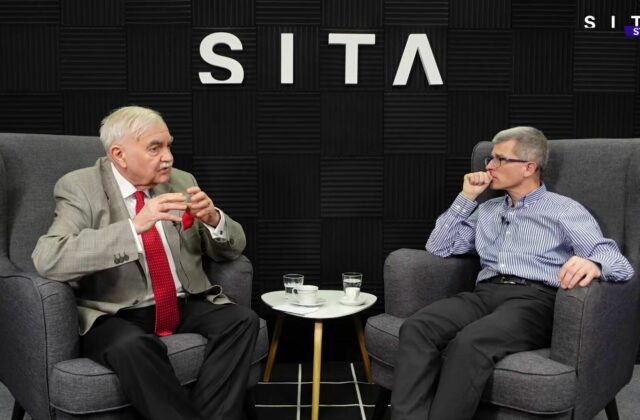 Radikalizácia spoločnosti neprichádza zdola, šíria ju elity a bubliny na sociálnych sieťach