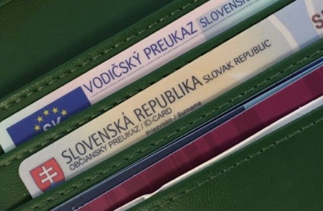 Žiadostí o nové doklady pribúda. Polícia prezradila, ako dlho si počkáte na pas či občiansky preukaz