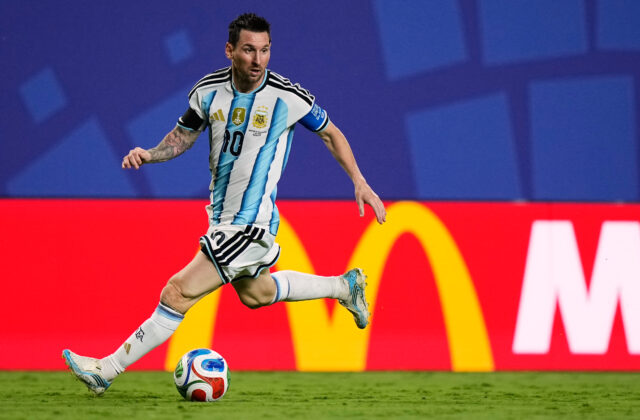 Messi sa konečne stretne s Anglickom – na sklonku kariéry a v semifinále MS